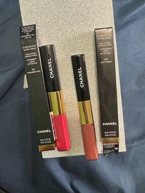 CHANEL Le Rouge Duo Ultra Tenue Liquid Lip Colour — Strawberry Red